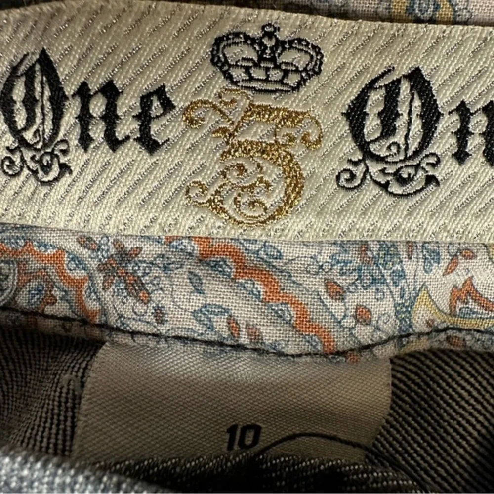 Vintage One 5 One WOMENS Denim Bermuda Shorts Fun‎ Stitching and Buttons Size 10